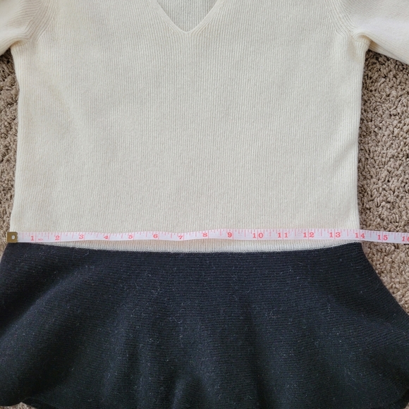 Banana Republic Ruffled Black White Sweater, V-neck Sweater, Size M - Picture 9 of 11